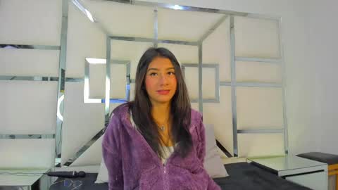 mia_clark18 online show from October 10, 2025, 3:38 am