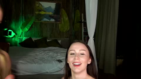 Mia and friends online show from January 25, 2025, 1:52 pm