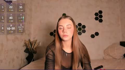 Mia  next stream Thursday 1400 UTC1 Friday 1400 UTC1 online show from September 14, 2025, 2:05 pm