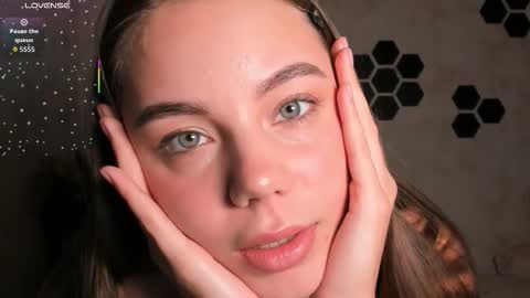 Mia  next stream Thursday 1400 UTC1 Friday 1400 UTC1 online show from November 12, 2025, 2:39 pm