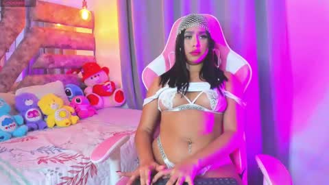 Snapshot of mia_coxx1 chatting on January 26, 2025, 6:59 am Mia online show from January 26, 2025, 6:59 am