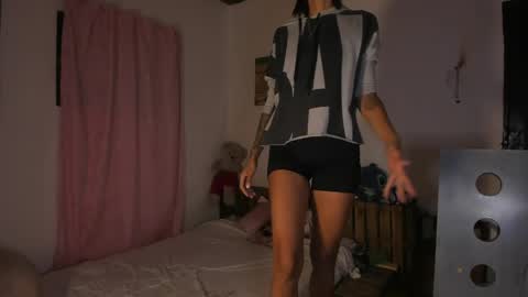 Mia Sandoval online show from April 27, 2026, 10:46 am