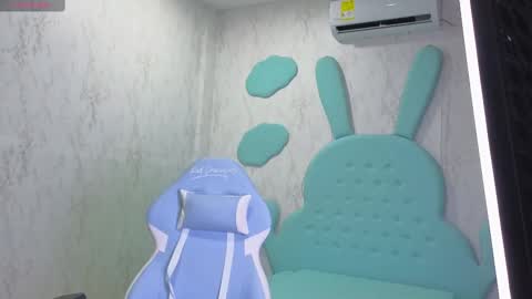 Mia Cuttee online show from September 28, 2025, 3:12 am