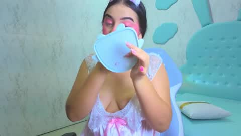 Mia Cuttee online show from November 24, 2025, 3:17 am