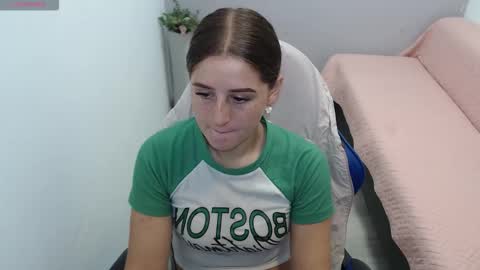 Mia online show from February 10, 2026, 2:21 pm