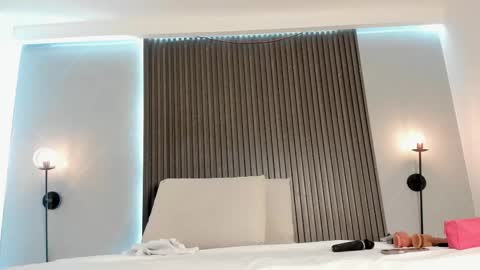 Mia Dollce online show from February 22, 2026, 11:20 am