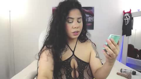 Mia online show from January 31, 2025, 11:56 pm