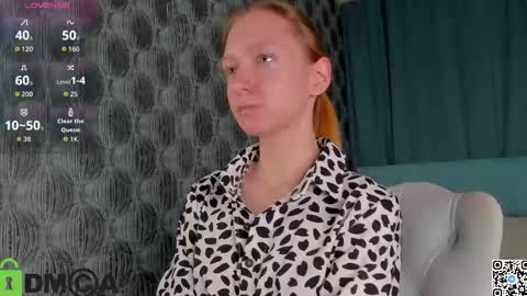 mia_e1fie online show from November 6, 2025, 9:32 am