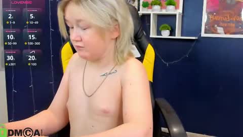 Snapshot of mia_ferd chatting on June 29, 2026, 10:15 am Mia online show from June 29, 2026, 10:15 am