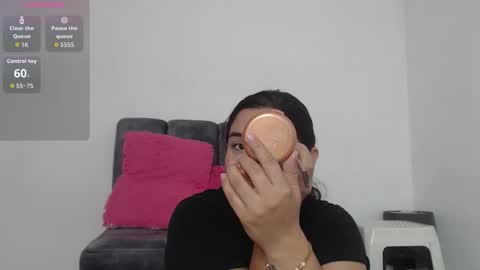 M I A online show from November 15, 2025, 10:45 am