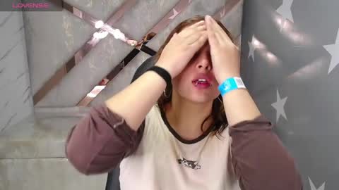 Mia online show from April 20, 2026, 1:36 pm