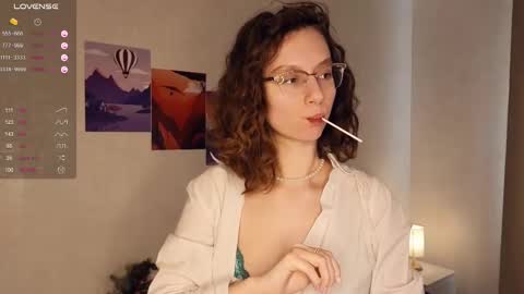 Snapshot of mia_frizz chatting on February 15, 2025, 10:00 am Mia online show from February 15, 2025, 10:00 am