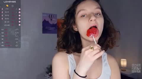 Snapshot of mia_frizz chatting on March 2, 2025, 12:32 pm Mia online show from March 2, 2025, 12:32 pm