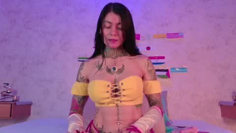 Snapshot of mia_hill1_ chatting on June 17, 2026, 9:05 pm mia_hill1_ online show from June 17, 2026, 9:05 pm