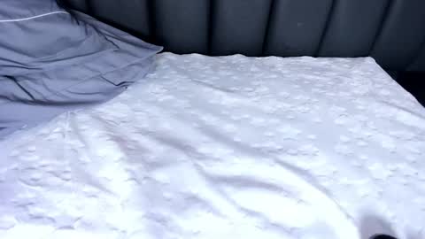 Snapshot of mia_holson chatting on February 17, 2025, 4:15 pm I am Mia online show from February 17, 2025, 4:15 pm