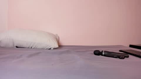  I am Mia  online show from February 23, 2026, 11:07 am