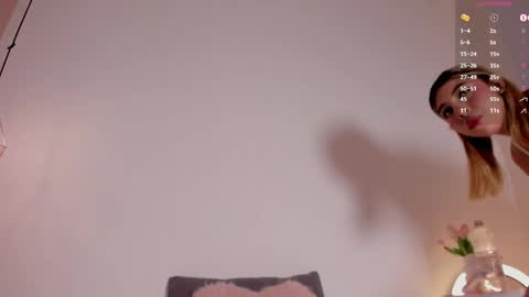  I am Mia  online show from April 15, 2026, 12:23 pm