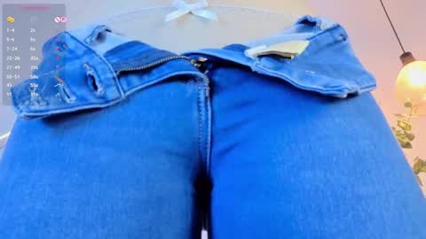 Snapshot of mia_holson chatting on May 9, 2026, 2:00 pm I am Mia online show from May 9, 2026, 2:00 pm
