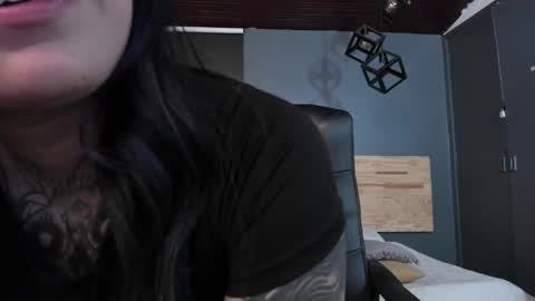 Snapshot of mia_jagger chatting on December 17, 2024, 2:01 am Val online show from December 17, 2024, 2:01 am