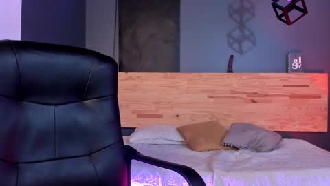 Snapshot of mia_jagger chatting on January 11, 2025, 12:44 am Val online show from January 11, 2025, 12:44 am