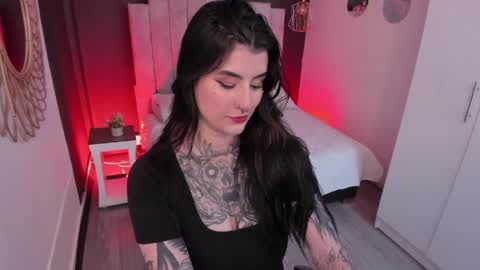 Snapshot of mia_jagger chatting on May 25, 2026, 6:58 pm Val online show from May 25, 2026, 6:58 pm