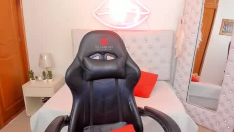    online show from January 29, 2025, 12:56 pm