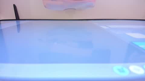    online show from October 27, 2025, 12:20 pm