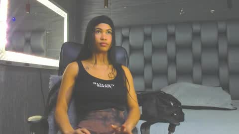 mia_kleim1 online show from February 2, 2026, 6:28 pm