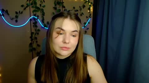 mia_lemm online show from February 25, 2026, 8:02 am