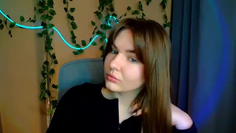 mia_lemm online show from March 24, 2026, 7:46 am