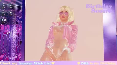 Mia online show from September 14, 2025, 8:30 pm