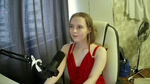 Mia online show from May 28, 2026, 2:58 pm