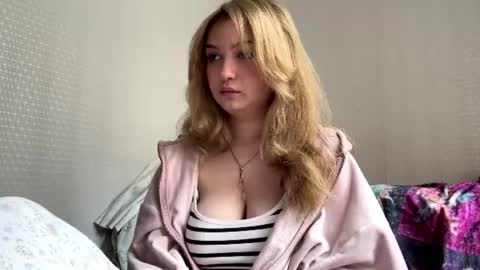Snapshot of mia_livy chatting on June 28, 2026, 4:40 am Miaaa online show from June 28, 2026, 4:40 am