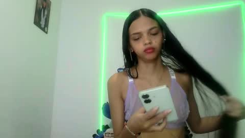 mia lucy 21 online show from October 20, 2025, 7:47 pm