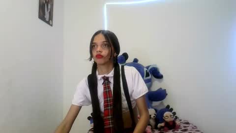 mia lucy 21 online show from October 23, 2025, 8:13 am
