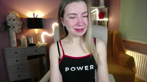 Mia online show from January 12, 2025, 7:43 am