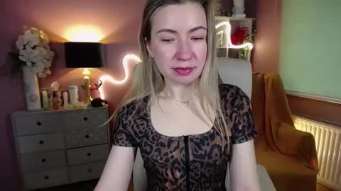 Mia online show from January 13, 2025, 10:36 am