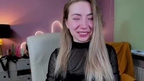 Mia online show from October 1, 2025, 6:52 am