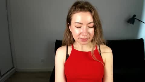 Mia online show from March 21, 2026, 7:35 am