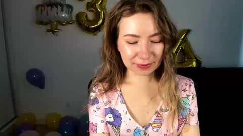 Mia online show from April 8, 2026, 6:35 am