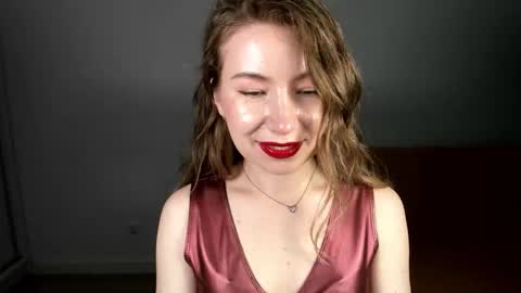 Mia online show from May 31, 2026, 6:42 pm