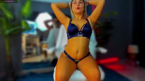 mia_melano_x online show from September 14, 2025, 7:35 pm