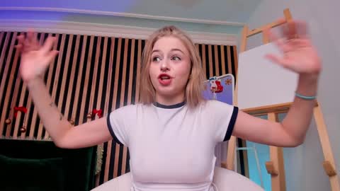 Mia here Appreciate your support online show from January 1, 2025, 3:24 pm