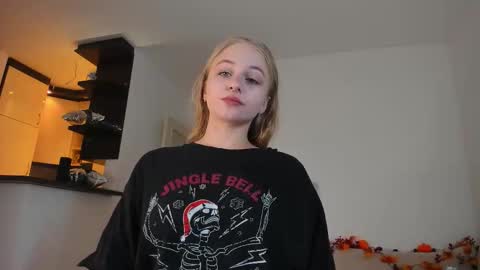 Mia here Appreciate your support online show from September 17, 2025, 10:39 am