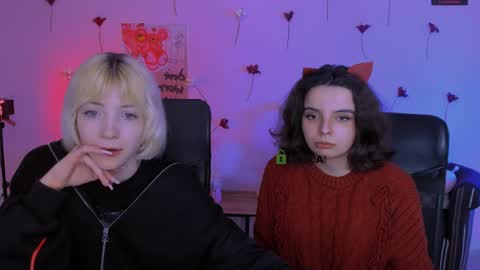 Snapshot of mia_mooon_ chatting on April 12, 2026, 8:52 am mia_mooon_ online show from April 12, 2026, 8:52 am