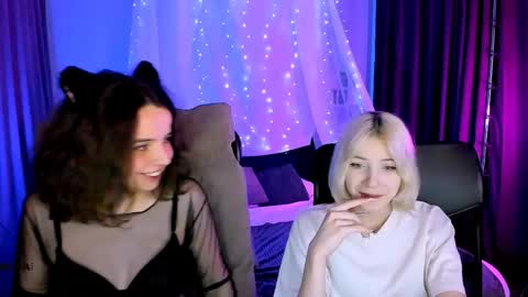 Snapshot of mia_mooon_ chatting on May 19, 2026, 6:58 pm mia_mooon_ online show from May 19, 2026, 6:58 pm