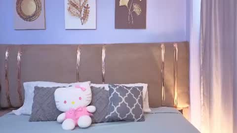 Mia online show from July 16, 2026, 12:11 pm