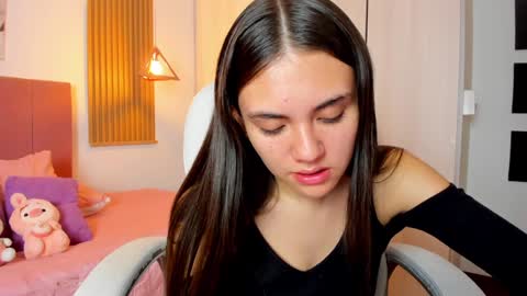 Mia Nevaeh - follow me online show from February 6, 2025, 9:17 pm