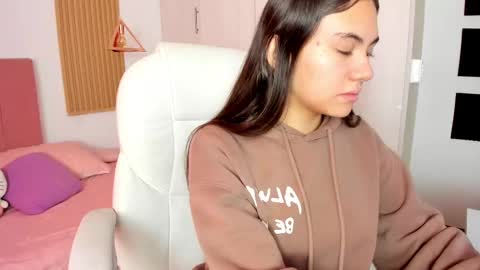 Mia Nevaeh - follow me online show from February 21, 2025, 9:00 pm