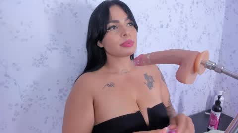 Snapshot of mia_novoa_2 chatting on April 28, 2026, 11:32 pm mia novoa online show from April 28, 2026, 11:32 pm